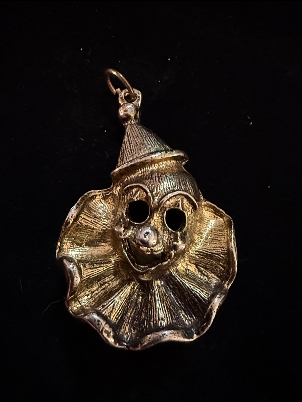 Vintage 2.5” Gold-tone Clown brooch Pendant